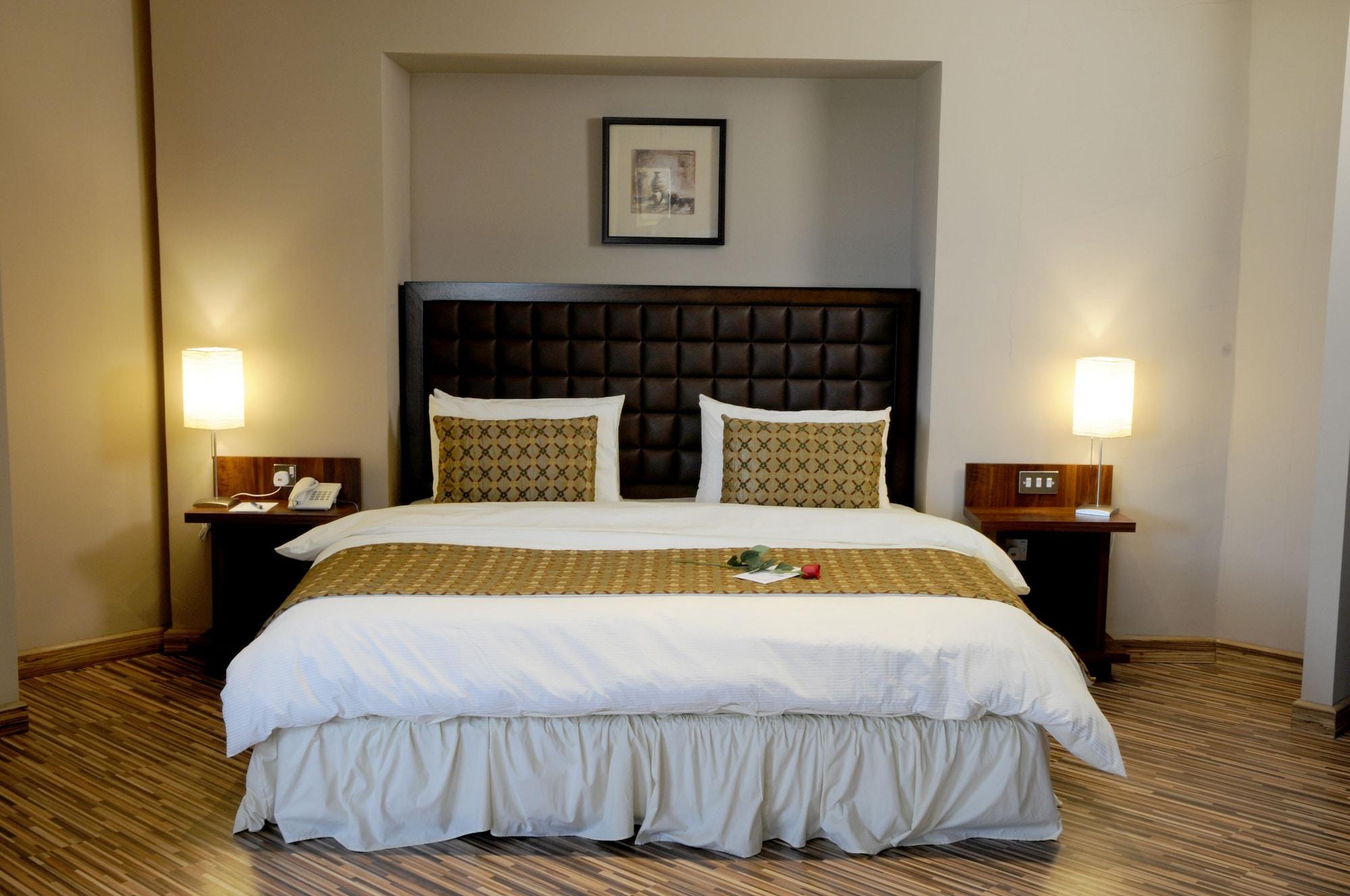 Spice Hotel Koeweit Buitenkant foto